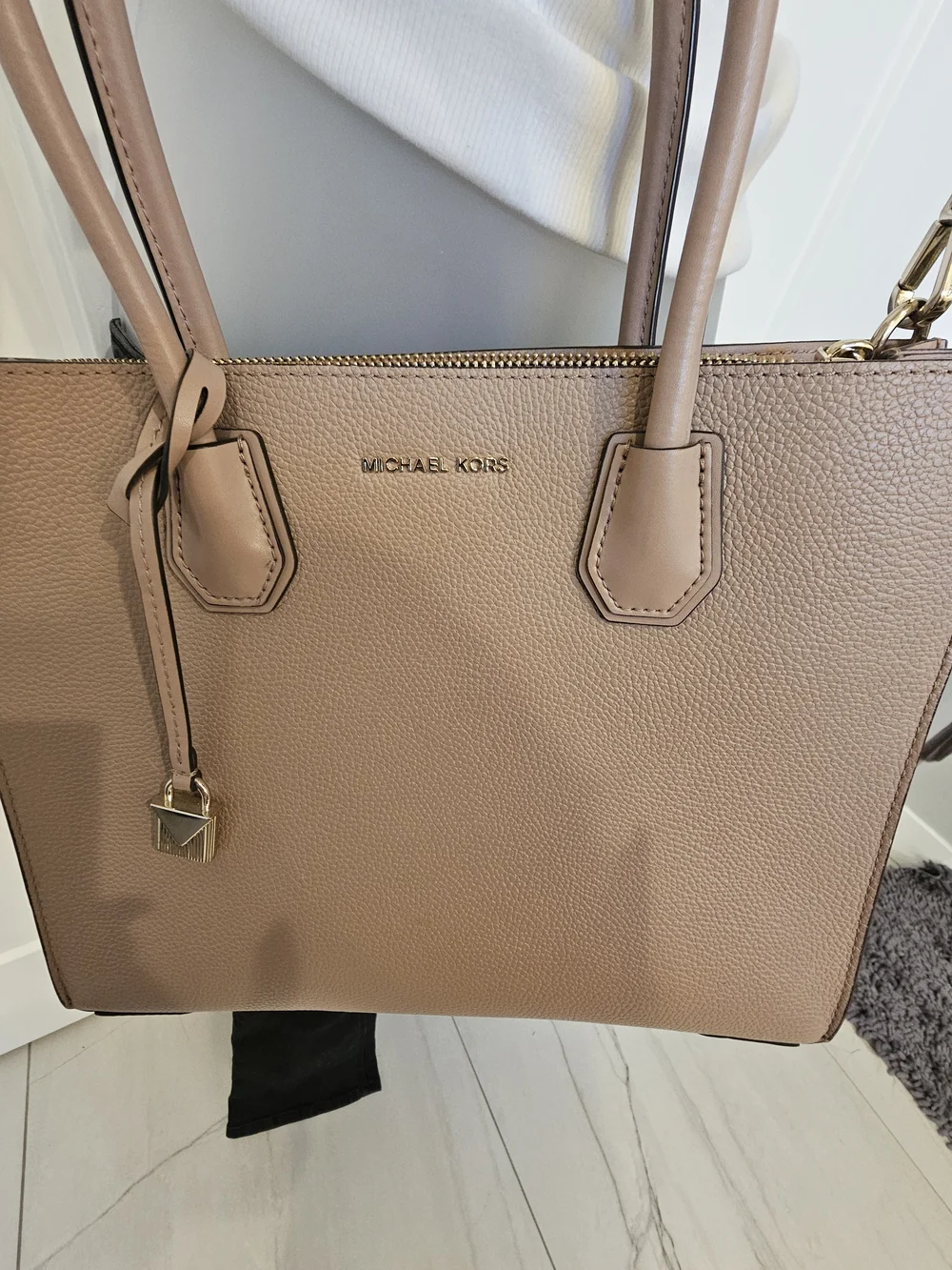 Michael Kors Women's Tote Bag in Taupe